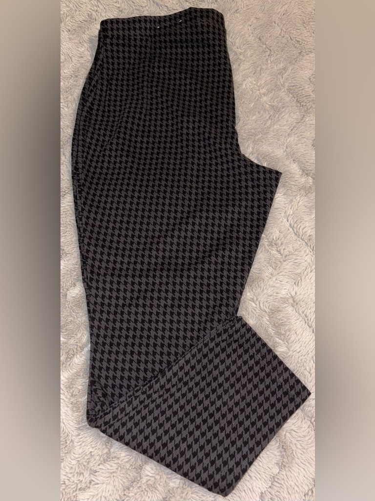 Chico’s Black/Grey Houndstooth Pull-On Ponte Knit Stretch Leggings Size 3p